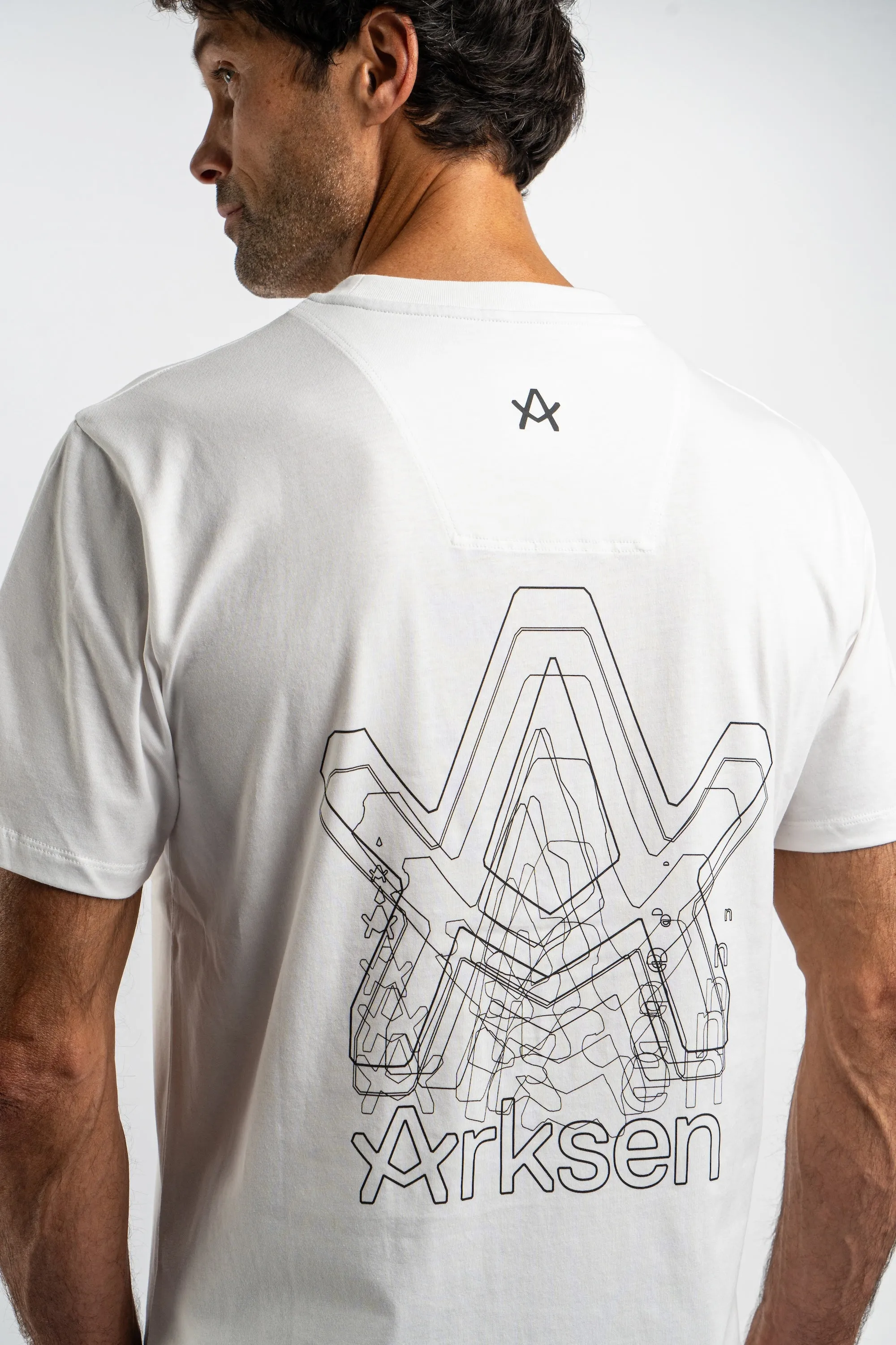 WIREFRAME GRAPHIC TEE